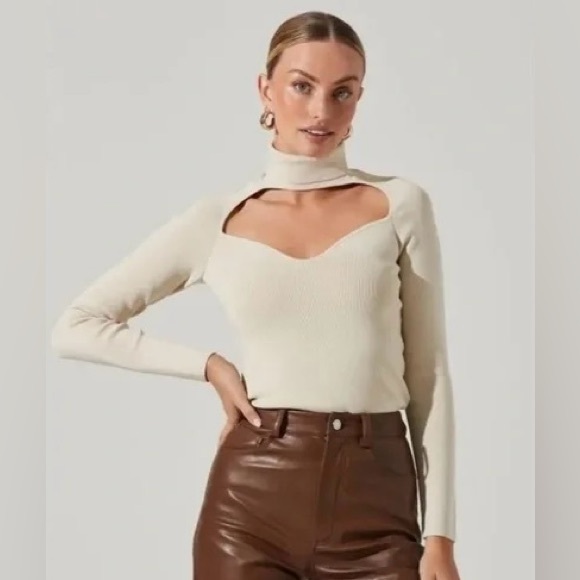 Astr Tops - Astr the Label Sweetheart Turtleneck Long Sleeve Top